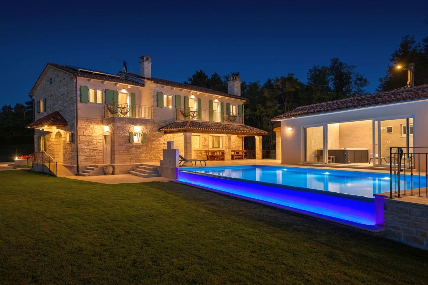Rustic Kave With Wellness In Villa *