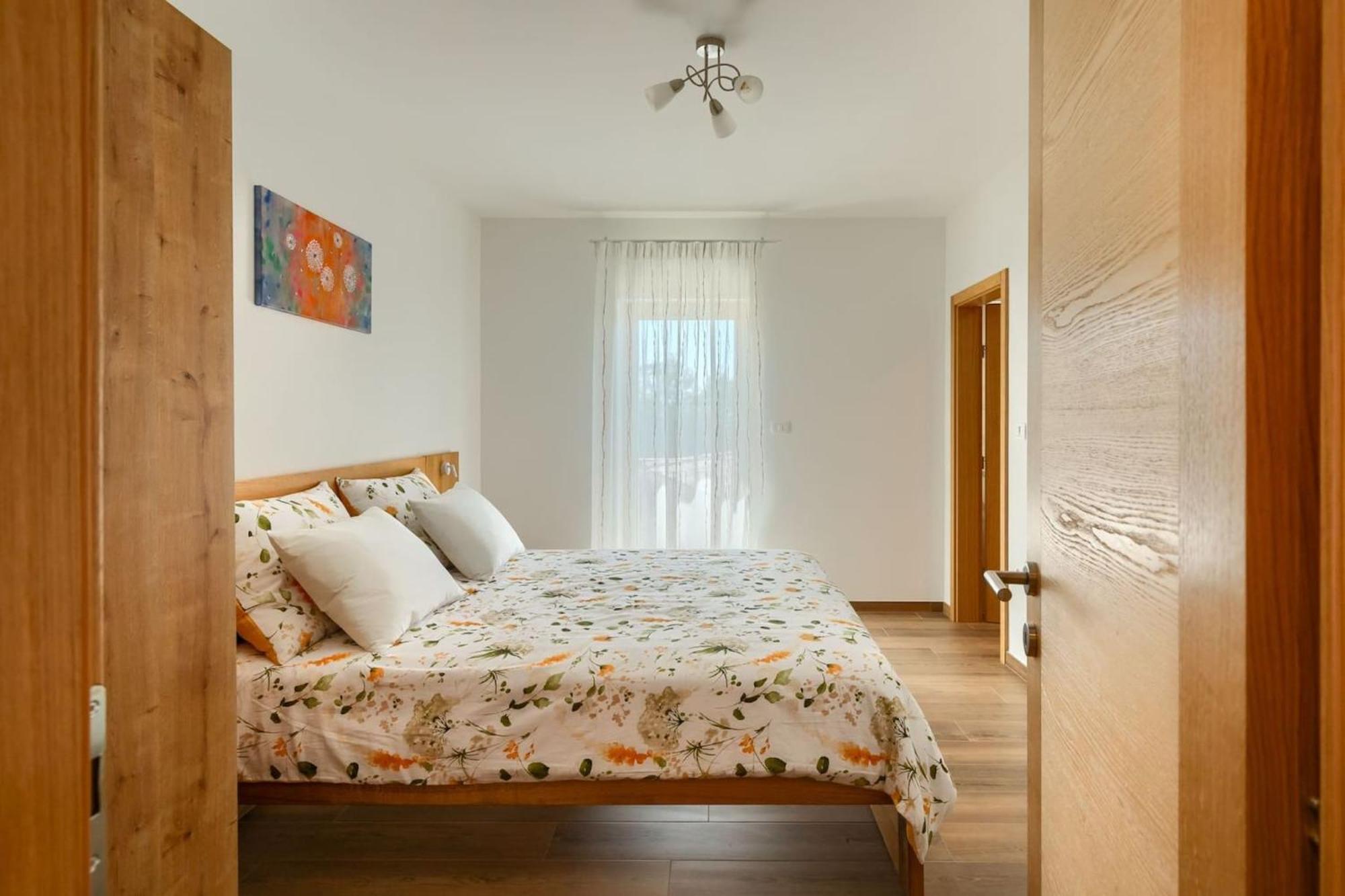 Rustic Kave With Wellness In *